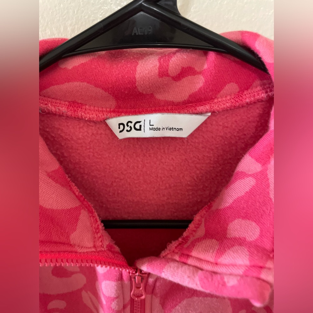 ✨Women’s DSG Pink Cheetah Print Pullover Size L - Picture 5 of 8
